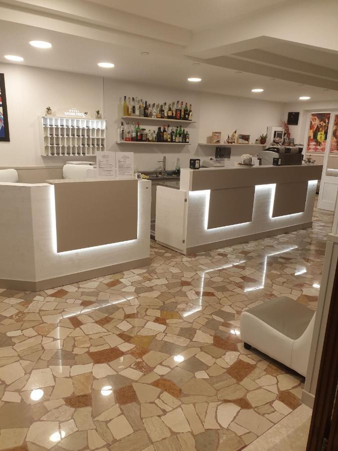 Hotel Grand Prix Соттомаріна Екстер'єр фото