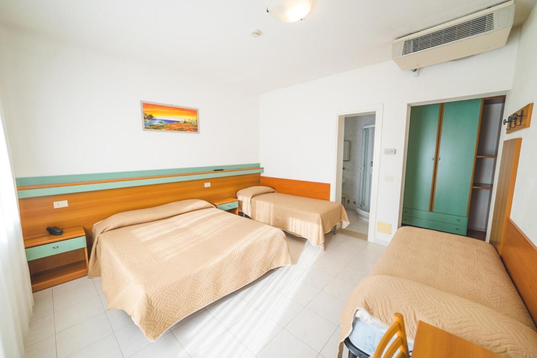 Hotel Grand Prix Соттомаріна Екстер'єр фото