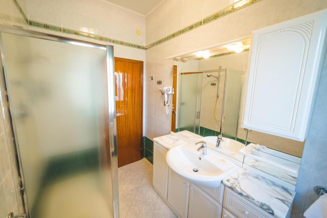 Hotel Grand Prix Соттомаріна Екстер'єр фото