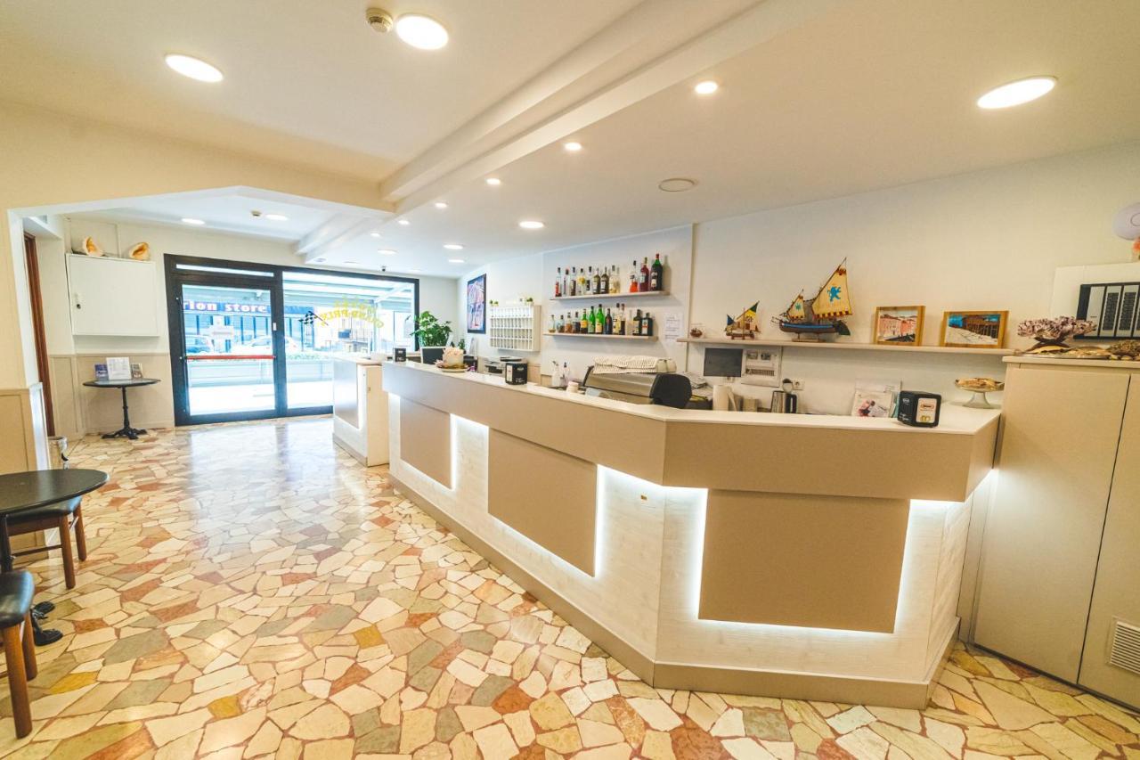 Hotel Grand Prix Соттомаріна Екстер'єр фото
