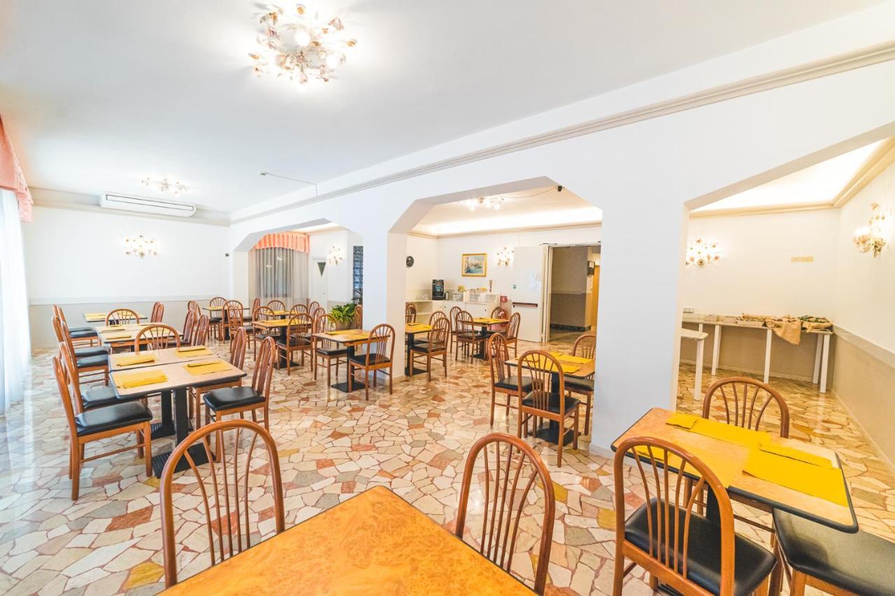 Hotel Grand Prix Соттомаріна Екстер'єр фото