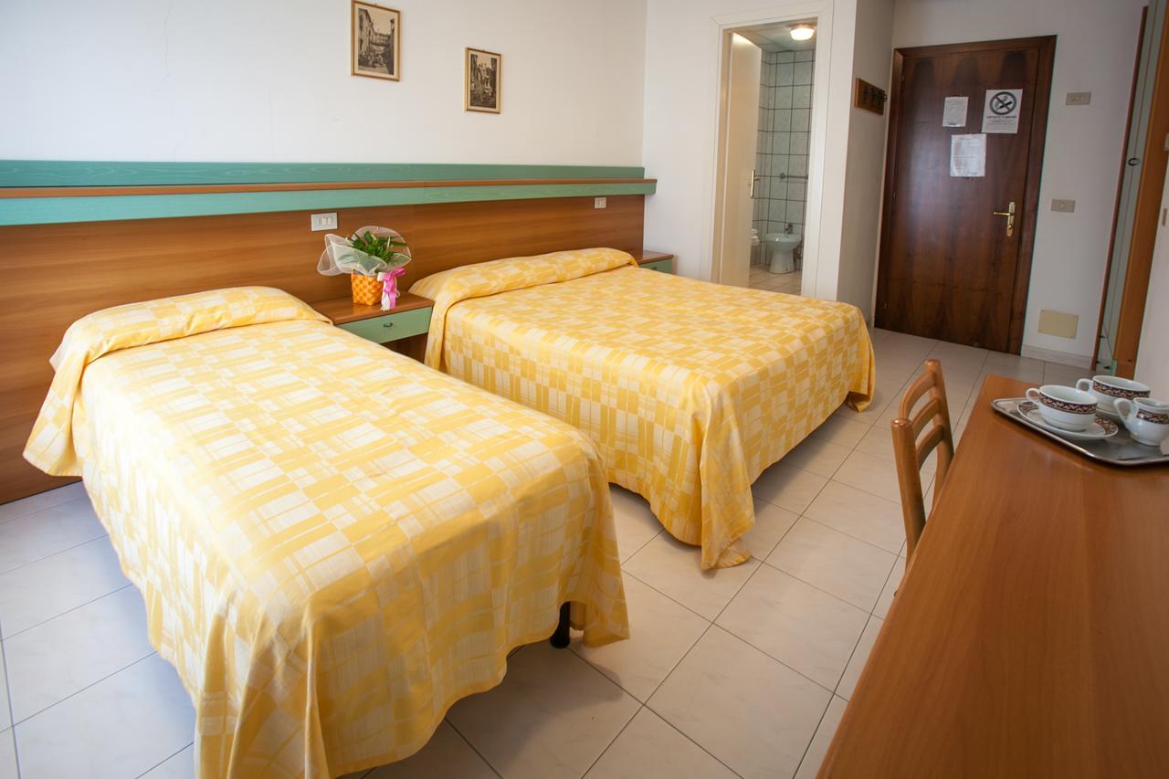 Hotel Grand Prix Соттомаріна Екстер'єр фото